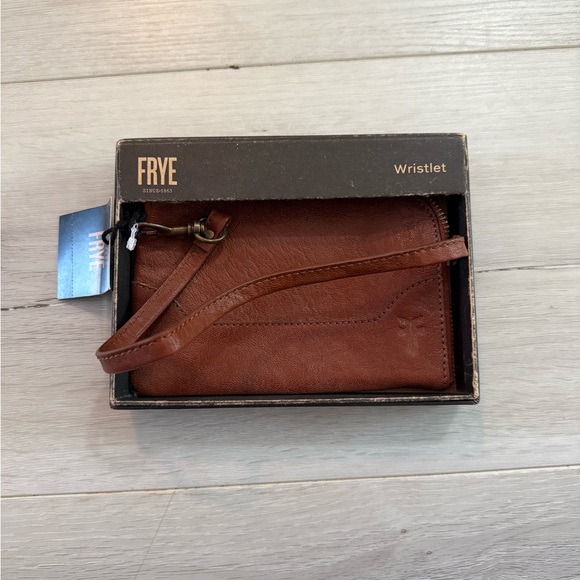 NWT Frye Cognac Leather Wristlet - Picture 1 of 3